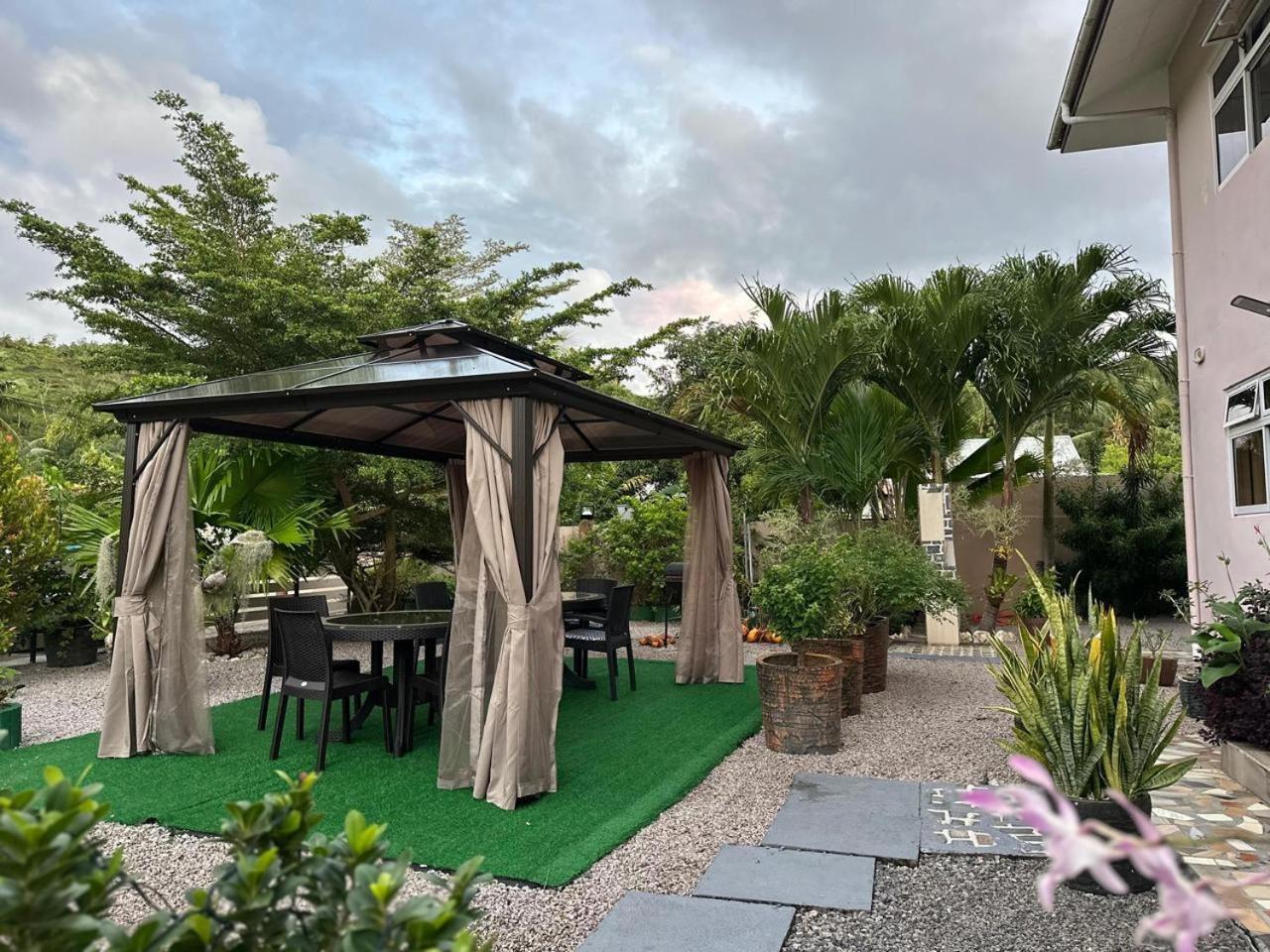 Mokara Holiday Apartment Anse Royale Eksteriør bilde